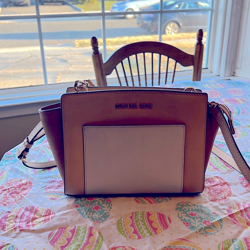 Michael kors leather adjustable shoulder bag